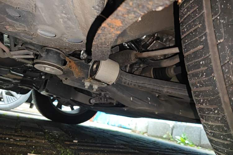Used SAIC MAXUS G90 2022 2.0T Xingyun Six-Seater Version Chassis Front Right