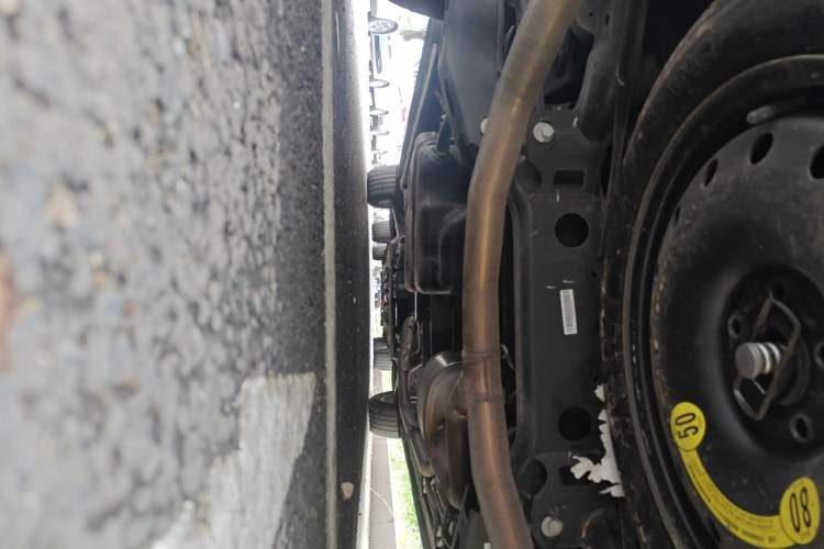 Used SAIC MAXUS G90 2022 2.0T Starry Seven-Seater Chassis Rear