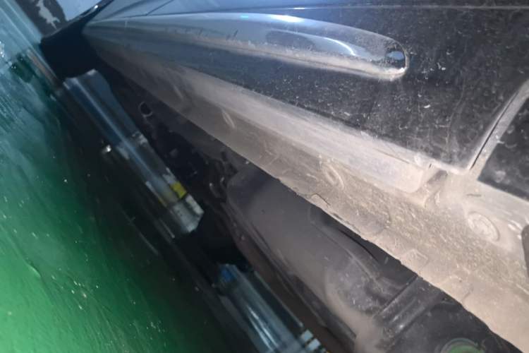 Used SAIC MAXUS G90 2022 2.0T Interstellar Seven-Seater Chassis Rear Left