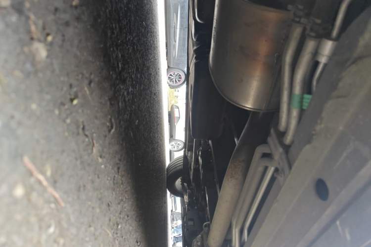 Used SAIC MAXUS G90 2022 2.0T Starry Seven-Seater Chassis Rear Right