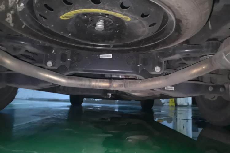 Used SAIC MAXUS G90 2022 2.0T Interstellar Seven-Seater Chassis Rear