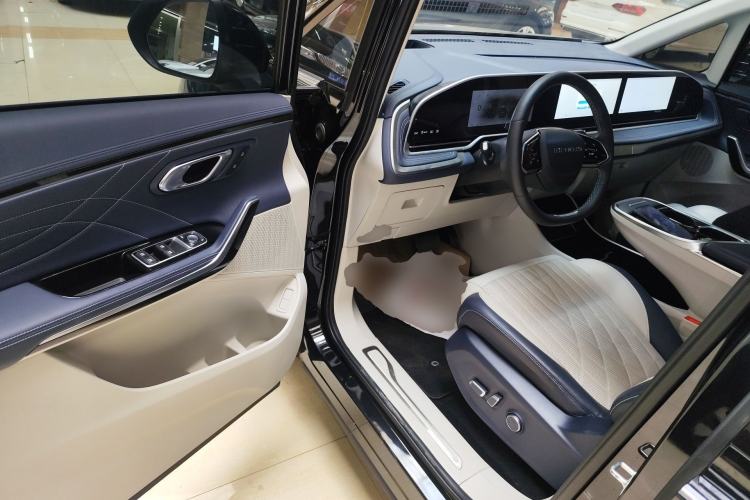 Used SAIC MAXUS G90 2022 2.0T Interstellar Seven-Seater Driver Seat