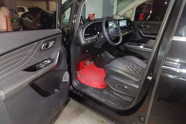 Used SAIC MAXUS G90 2022 2.0T Galaxy Seven-Seater Version Driver Seat