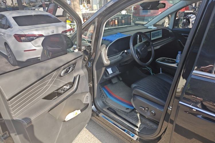 Used SAIC MAXUS G90 2022 2.0T Galaxy Seven-Seater Version Driver Seat