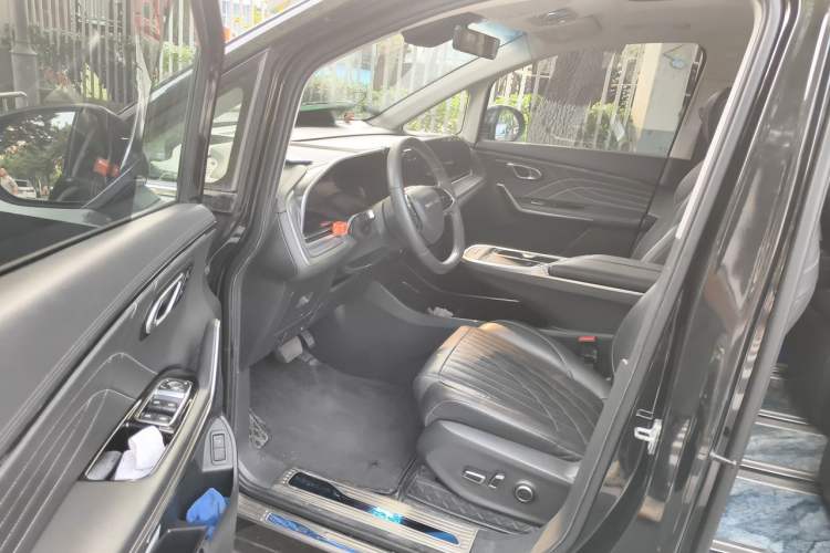 Used SAIC MAXUS G90 2022 2.0T Interstellar Seven-Seater Driver Seat