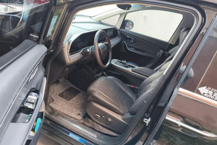 Used SAIC MAXUS G90 2022 2.0T Xingyun Seven-Seater Version Driver Seat