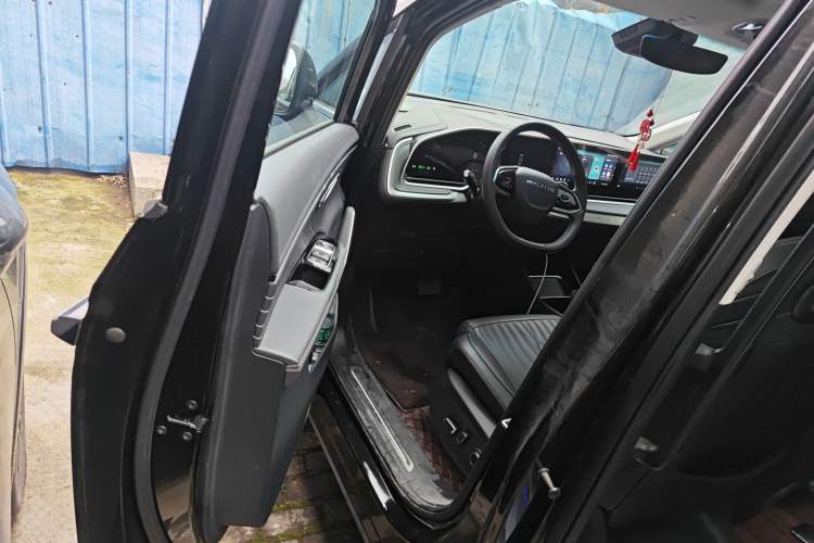 Used SAIC MAXUS G90 2022 2.0T Xingyun Six-Seater Version Driver Seat