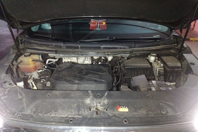 Used SAIC MAXUS G90 2022 2.0T Galaxy Seven-Seater Version Engine Bay