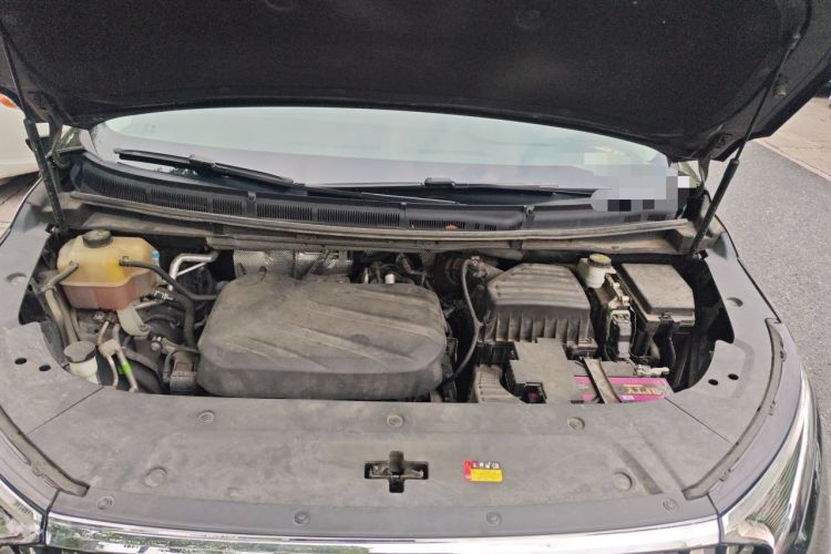 Used SAIC MAXUS G90 2022 2.0T Interstellar Seven-Seater Engine Bay