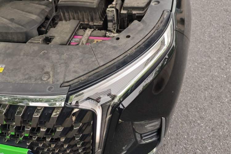 Used SAIC MAXUS G90 2022 2.0T Interstellar Seven-Seater Engine Bay Left