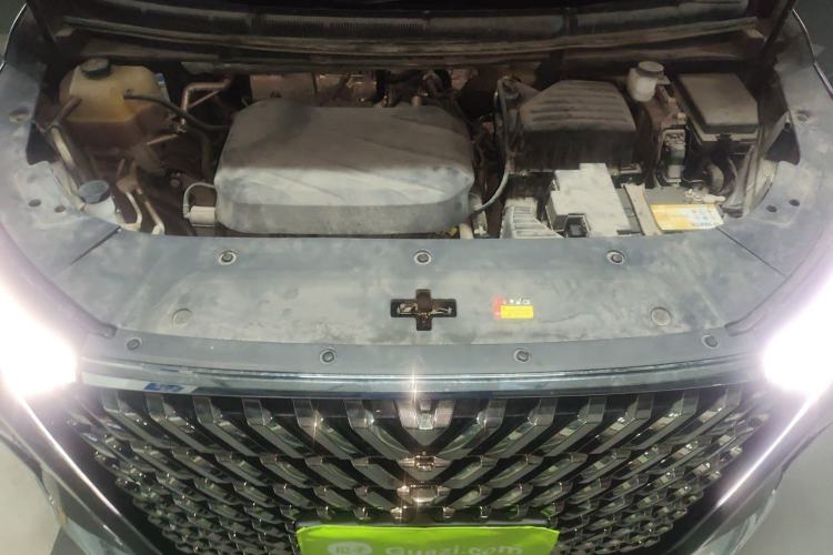 Used SAIC MAXUS G90 2022 2.0T Xinghan Executive Seven-Seater Engine Bay