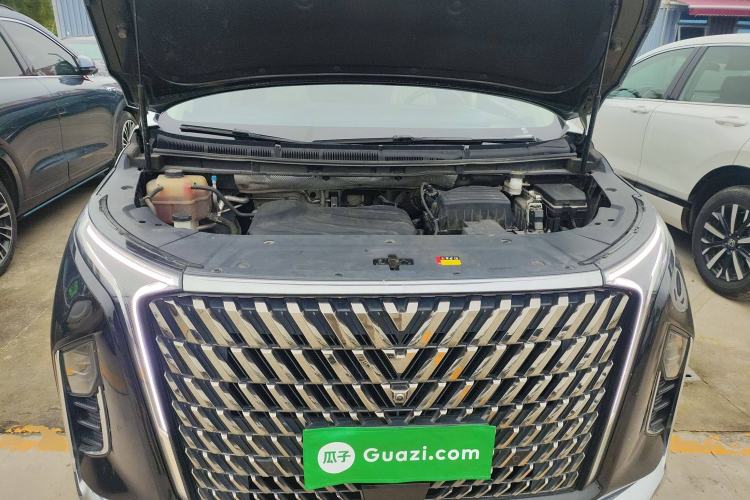 Used SAIC MAXUS G90 2022 2.0T Interstellar Six-Seater Edition Engine Bay
