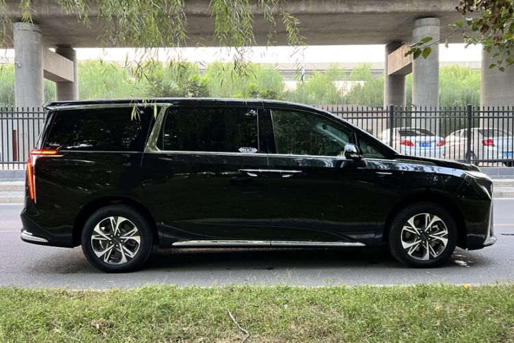 Used SAIC MAXUS G90 2022 2.0T Galaxy Seven-Seater Version Exterior 3
