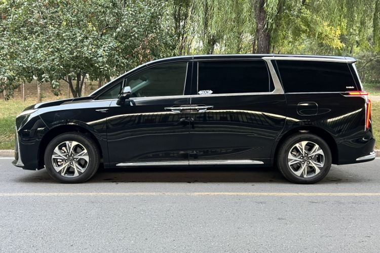 Used SAIC MAXUS G90 2022 2.0T Galaxy Seven-Seater Version Exterior 4