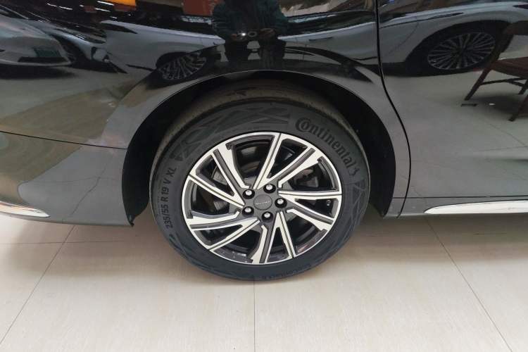 Used SAIC MAXUS G90 2022 2.0T Interstellar Seven-Seater Exterior 5