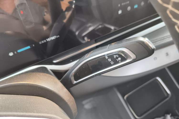 Used SAIC MAXUS G90 2022 2.0T Interstellar Seven-Seater Gear Lever