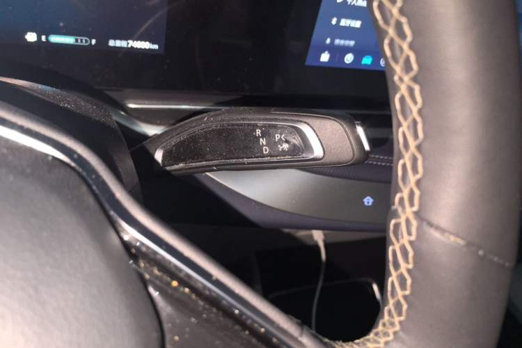 Used SAIC MAXUS G90 2022 2.0T Interstellar Seven-Seater Gear Lever
