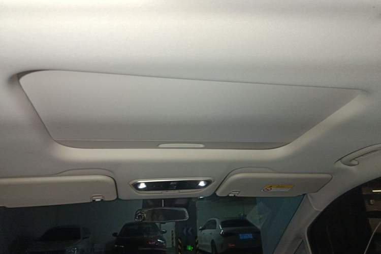 Used SAIC MAXUS G90 2022 2.0T Galaxy Seven-Seater Version Headliner