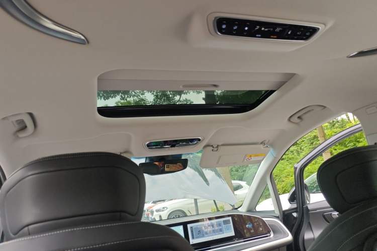 Used SAIC MAXUS G90 2022 2.0T Interstellar Seven-Seater Headliner