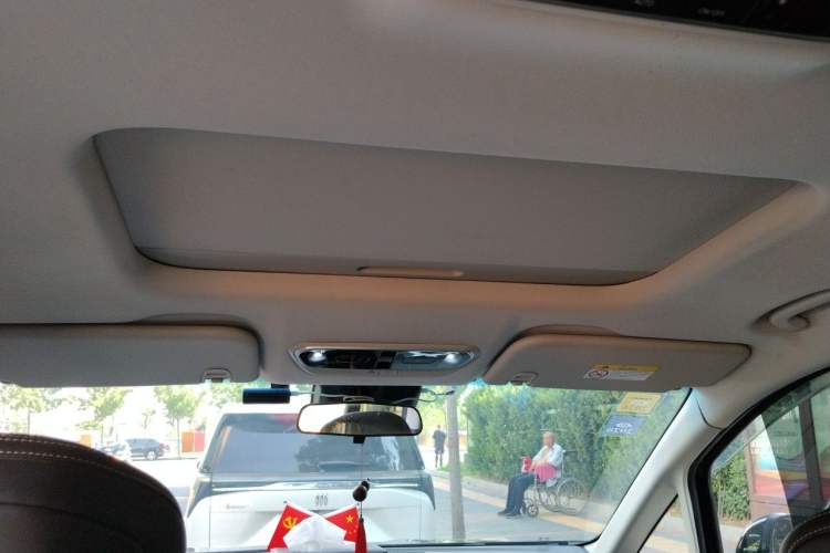 Used SAIC MAXUS G90 2022 2.0T Starry Seven-Seater Headliner