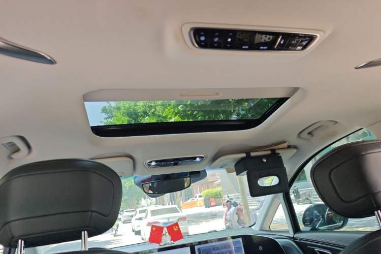 Used SAIC MAXUS G90 2022 2.0T Xingyun Seven-Seater Version Headliner