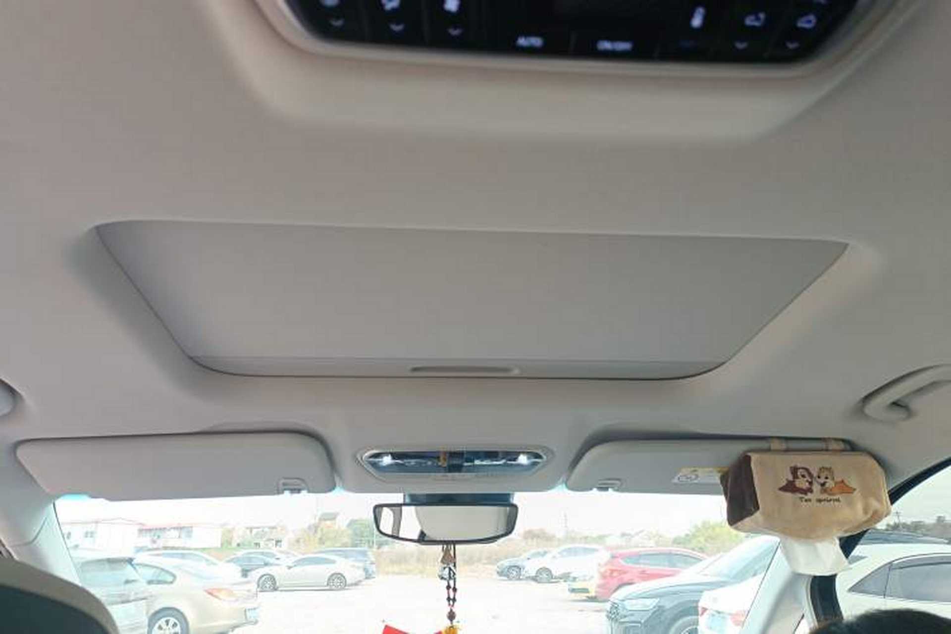 Used SAIC MAXUS G90 2022 2.0T Xingyun Seven-Seater Version Headliner