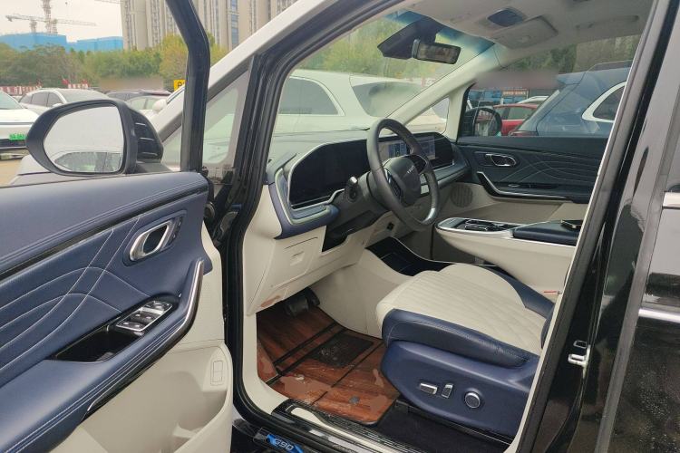 Used SAIC MAXUS G90 2022 2.0T Interstellar Six-Seater Edition Interior 3