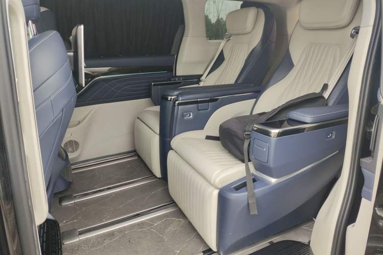 Used SAIC MAXUS G90 2022 2.0T Interstellar Six-Seater Edition Interior 4