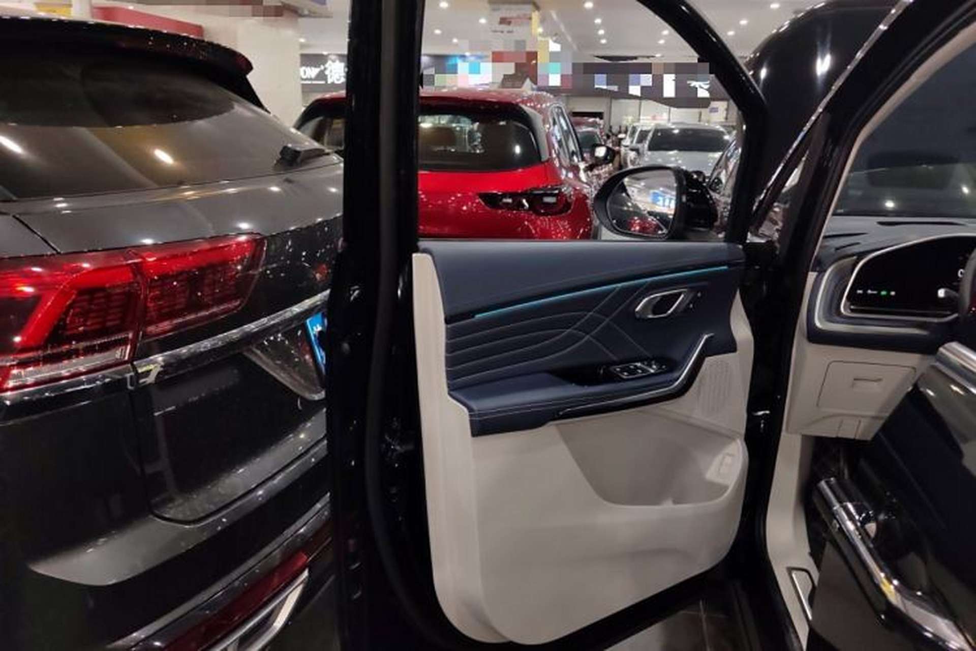 Used SAIC MAXUS G90 2022 2.0T Interstellar Six-Seater Edition Left Front Door Interior