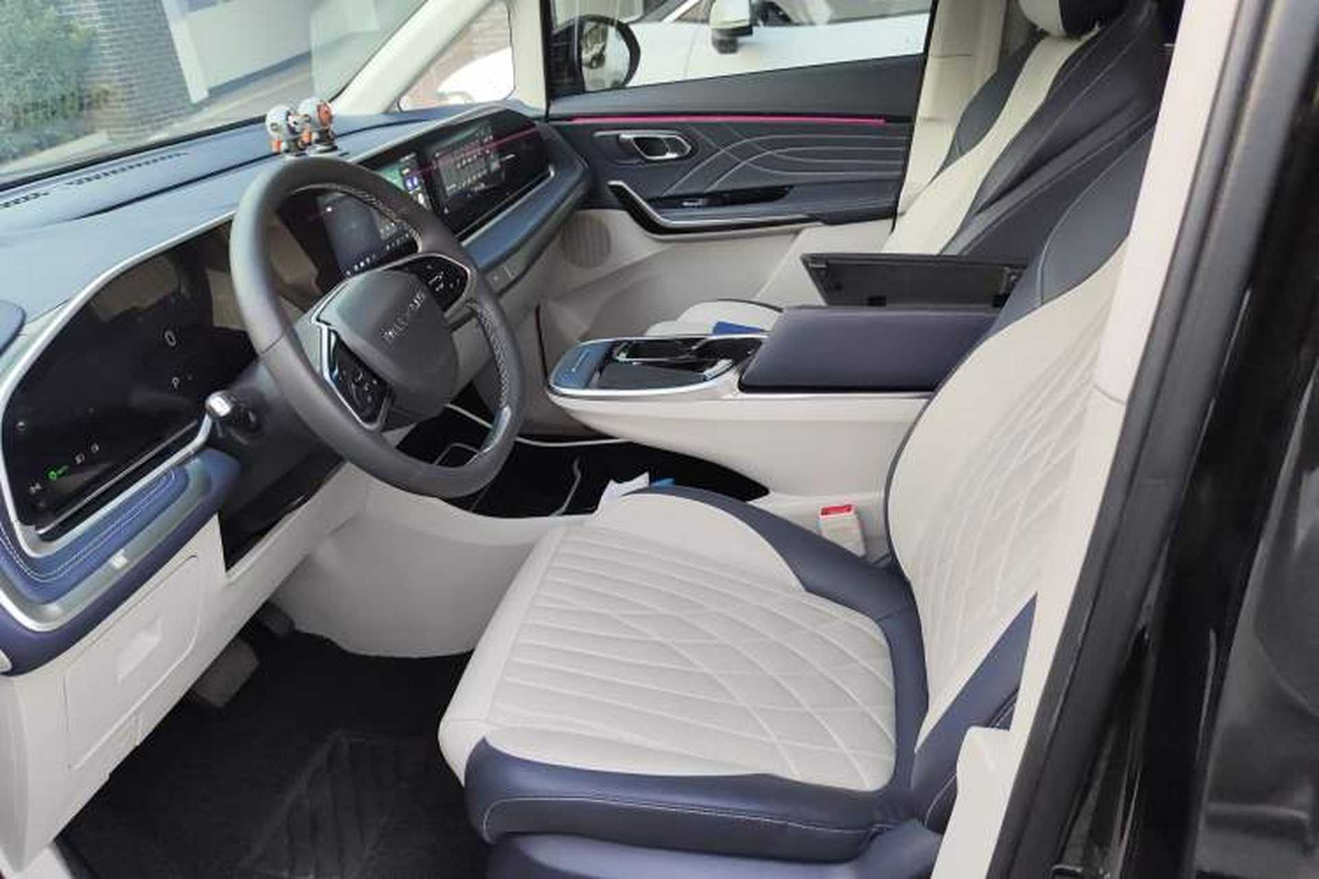Used SAIC MAXUS G90 2022 2.0T Interstellar Seven-Seater Left Front Seat
