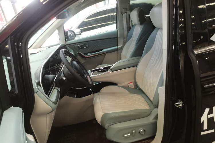 Used SAIC MAXUS G90 2022 2.0T Interstellar Flagship Edition Left Front Seat