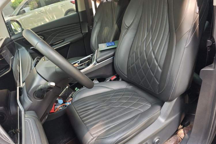 Used SAIC MAXUS G90 2022 2.0T Xingyun Seven-Seater Version Left Front Seat