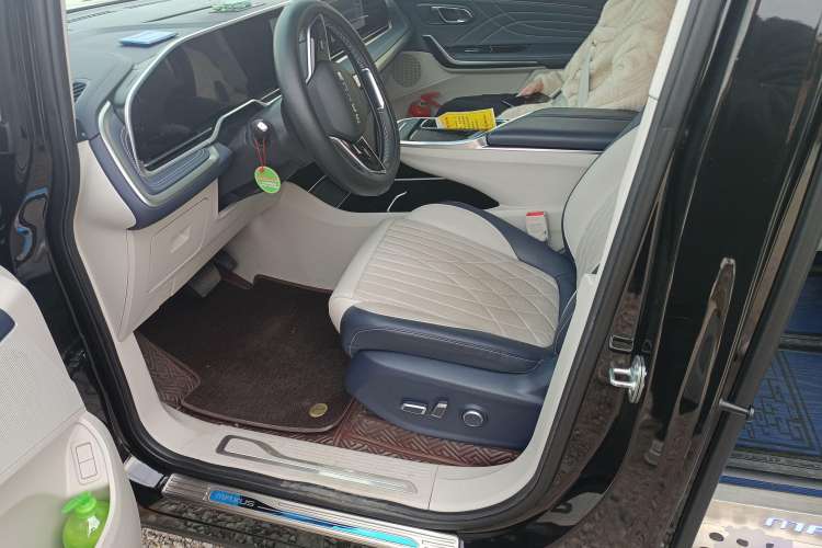 Used SAIC MAXUS G90 2022 2.0T Xingyun Seven-Seater Version Left Front Seat