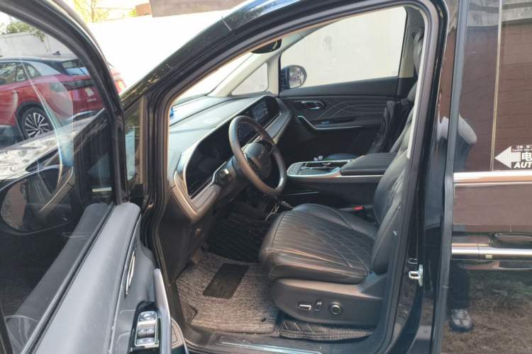 Used SAIC MAXUS G90 2022 2.0T Xingyun Seven-Seater Version Left Front Seat
