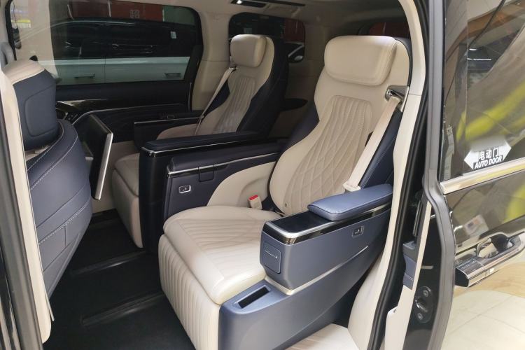 Used SAIC MAXUS G90 2022 2.0T Interstellar Seven-Seater Left Rear Seat