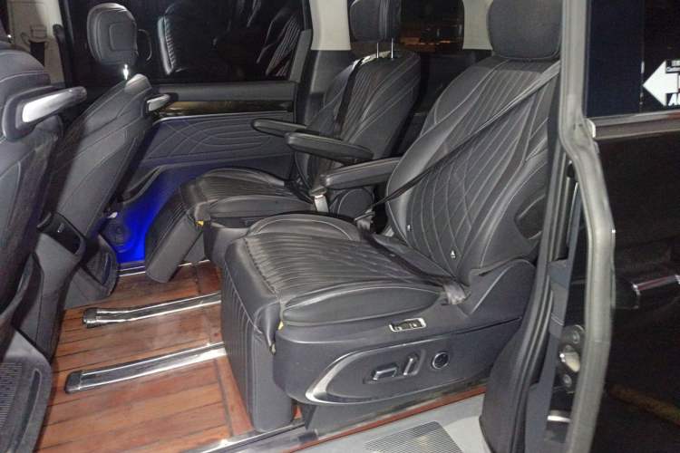 Used SAIC MAXUS G90 2022 2.0T Galaxy Seven-Seater Version Left Rear Seat