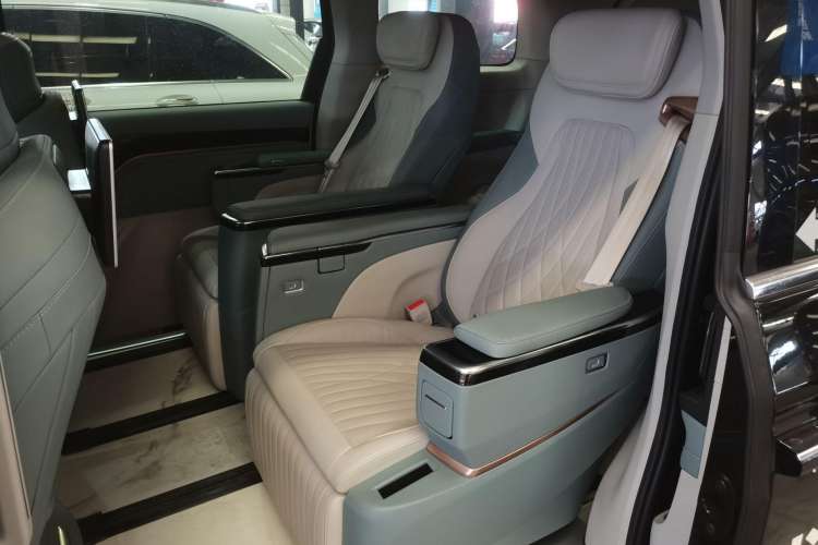 Used SAIC MAXUS G90 2022 2.0T Interstellar Flagship Edition Left Rear Seat