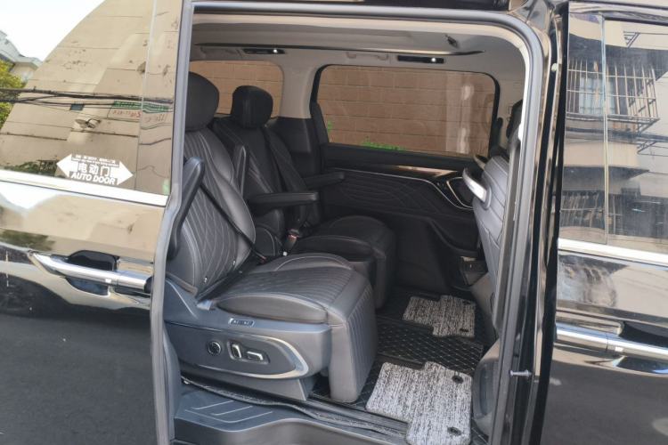 Used SAIC MAXUS G90 2022 2.0T Xingyun Seven-Seater Version Left Rear Seat