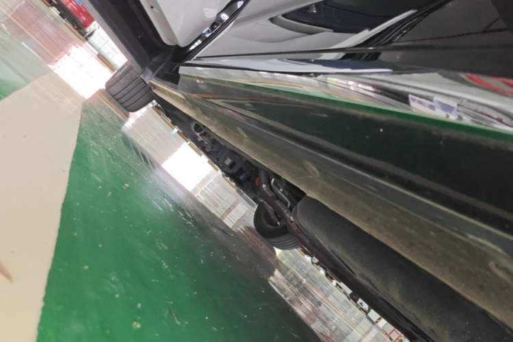 Used SAIC MAXUS G90 2022 2.0T Interstellar Seven-Seater Left Side Sill