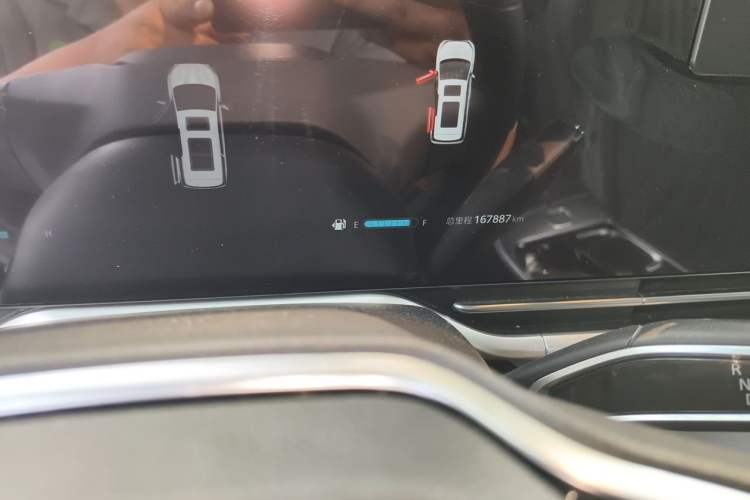 Used SAIC MAXUS G90 2022 2.0T Interstellar Seven-Seater Odometer Close Up