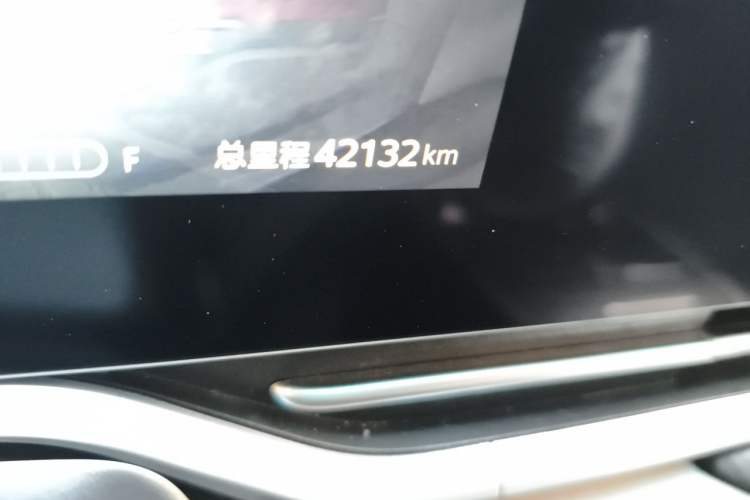 Used SAIC MAXUS G90 2022 2.0T Xingyun Seven-Seater Version Odometer Close Up