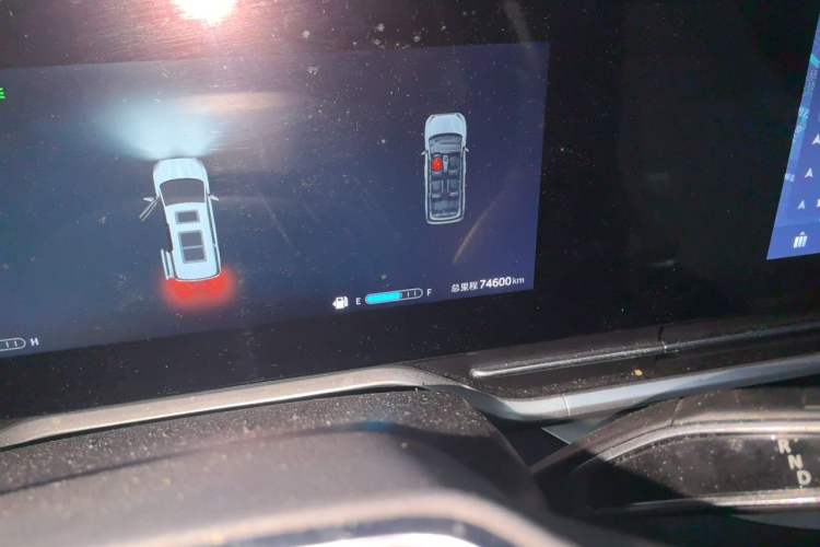Used SAIC MAXUS G90 2022 2.0T Interstellar Seven-Seater Odometer Close Up