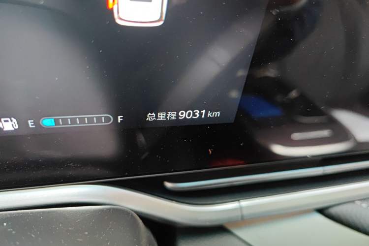 Used SAIC MAXUS G90 2022 2.0T Xingyun Six-Seater Version Odometer Close Up