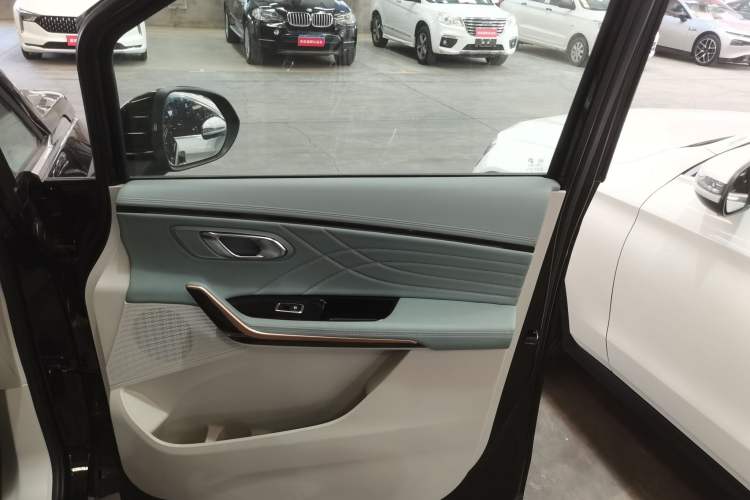 Used SAIC MAXUS G90 2022 2.0T Interstellar Flagship Edition Right Front Door Interior