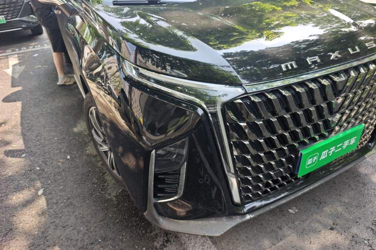 Used SAIC MAXUS G90 2022 2.0T Xingyun Seven-Seater Version Right Front Headlight