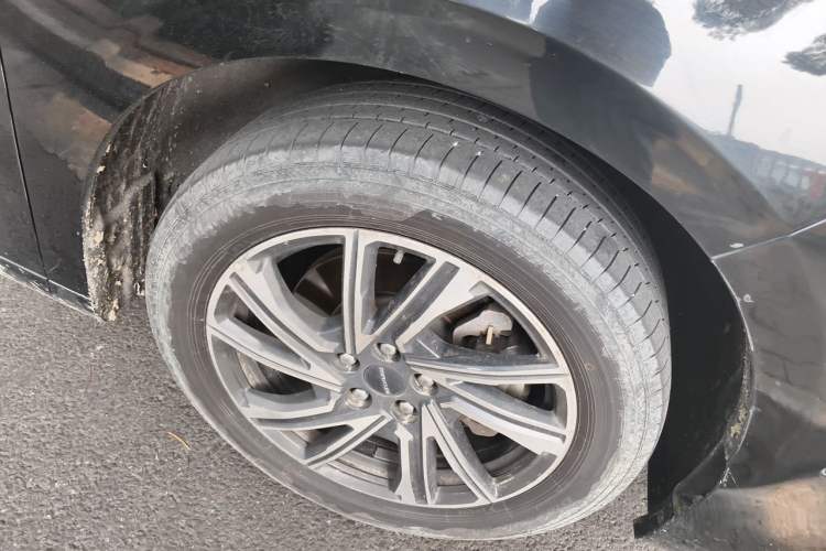 Used SAIC MAXUS G90 2022 2.0T Interstellar Seven-Seater Right Front Wheel Hub