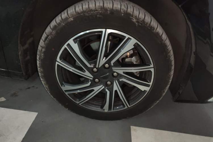 Used SAIC MAXUS G90 2022 2.0T Xinghan Executive Seven-Seater Right Front Wheel Hub