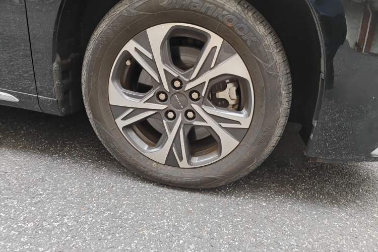 Used SAIC MAXUS G90 2022 2.0T Galaxy Seven-Seater Version Right Front Wheel Hub