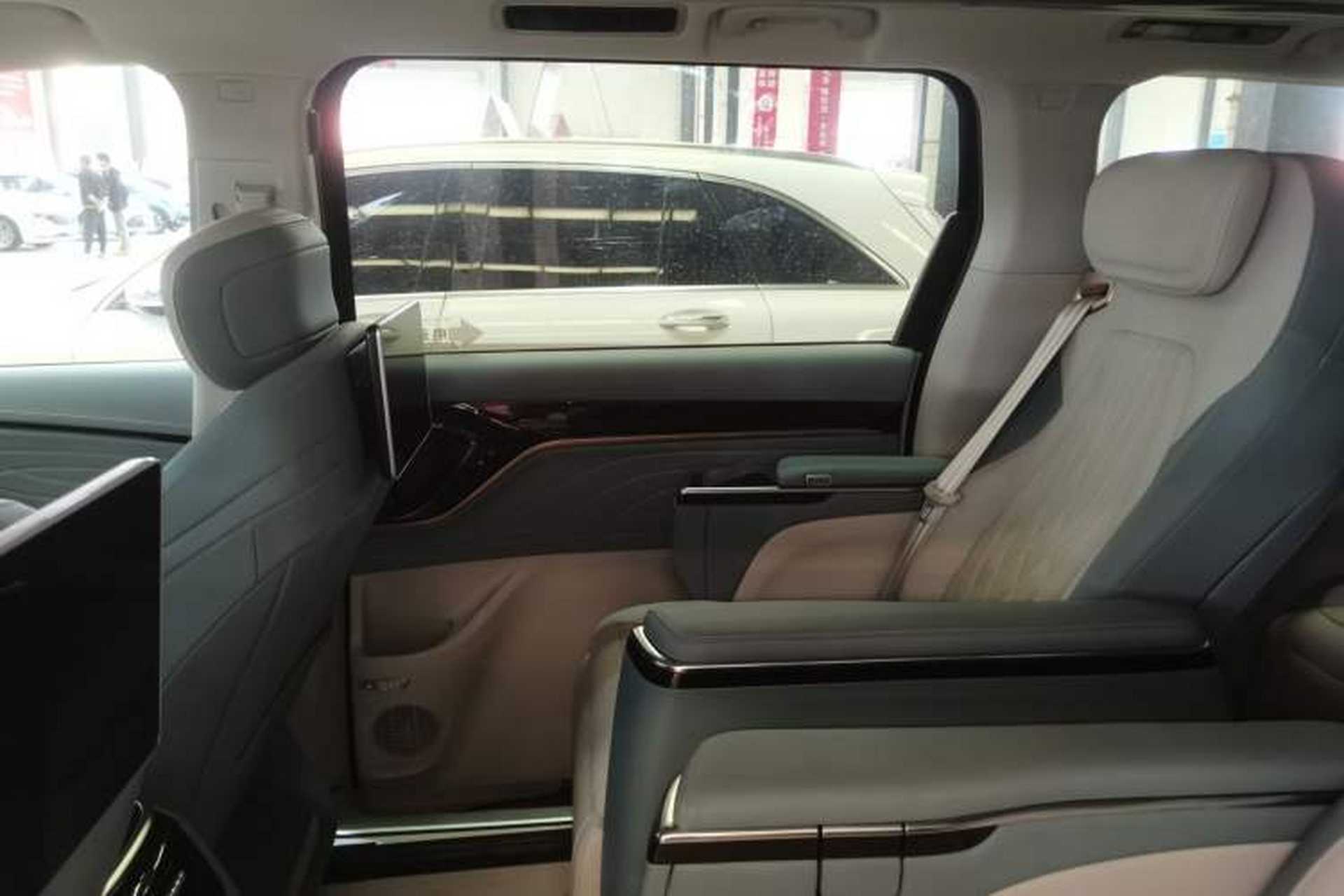 Used SAIC MAXUS G90 2022 2.0T Interstellar Flagship Edition Right Rear Door Interior