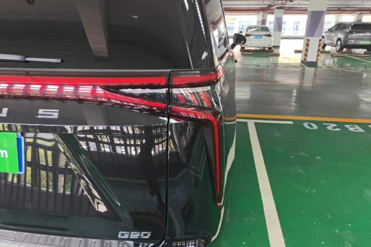 Used SAIC MAXUS G90 2022 2.0T Interstellar Seven-Seater Right Rear Taillight